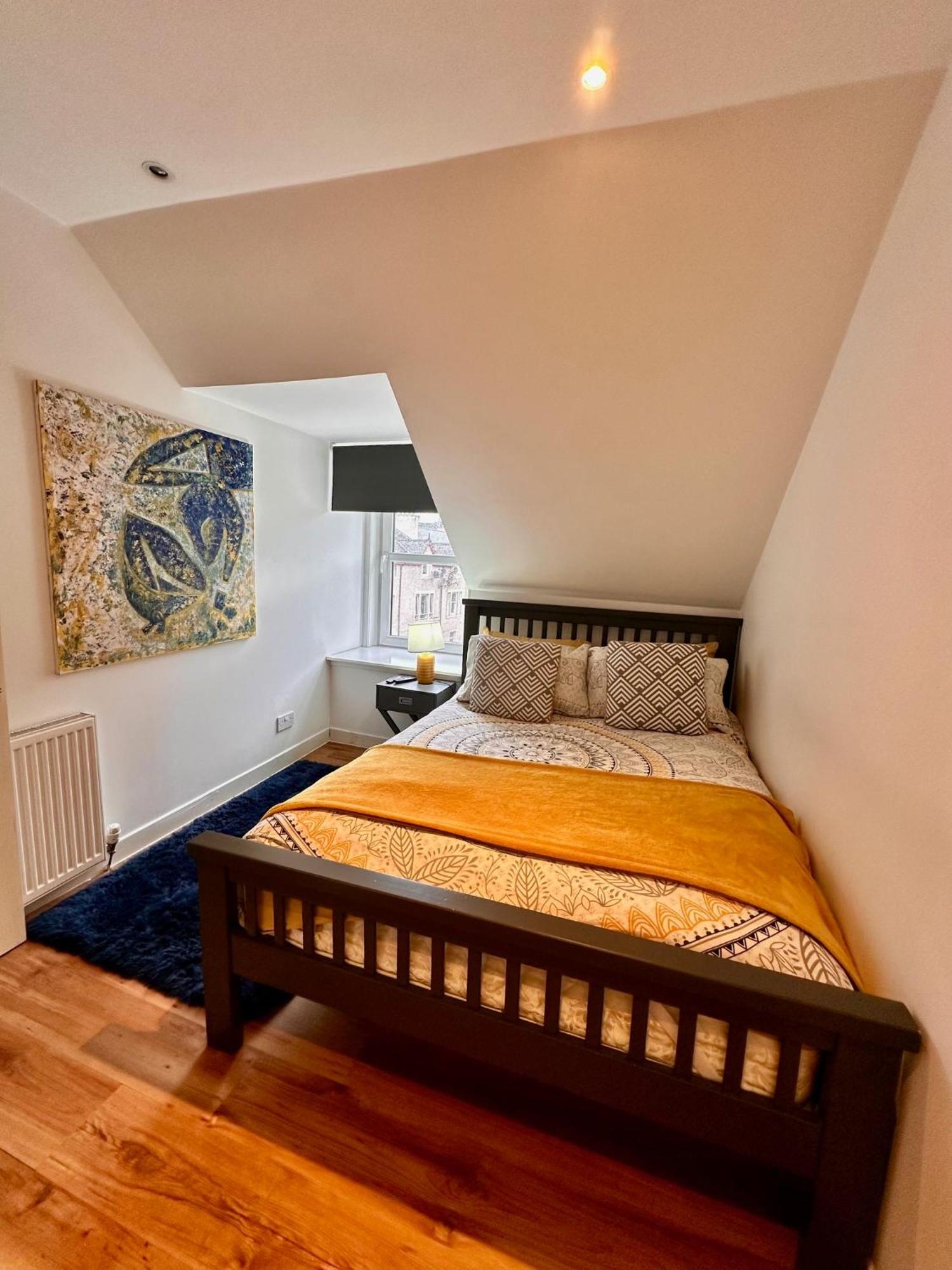 3-Bedroom Flat In The City Centre Next To The River Ness Inverness Esterno foto