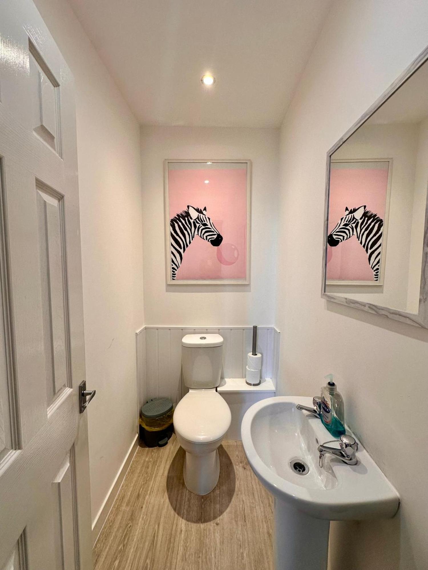 3-Bedroom Flat In The City Centre Next To The River Ness Inverness Esterno foto